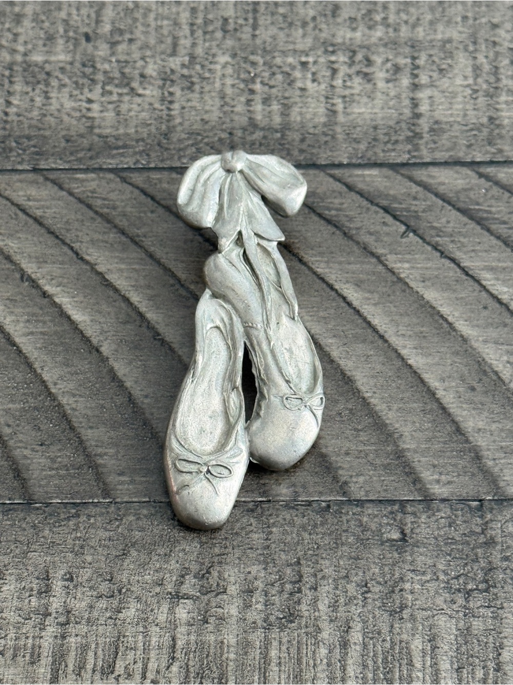Vintage 1985 Seagull Pewter Ballet Slippers Shoes Brooch Pin